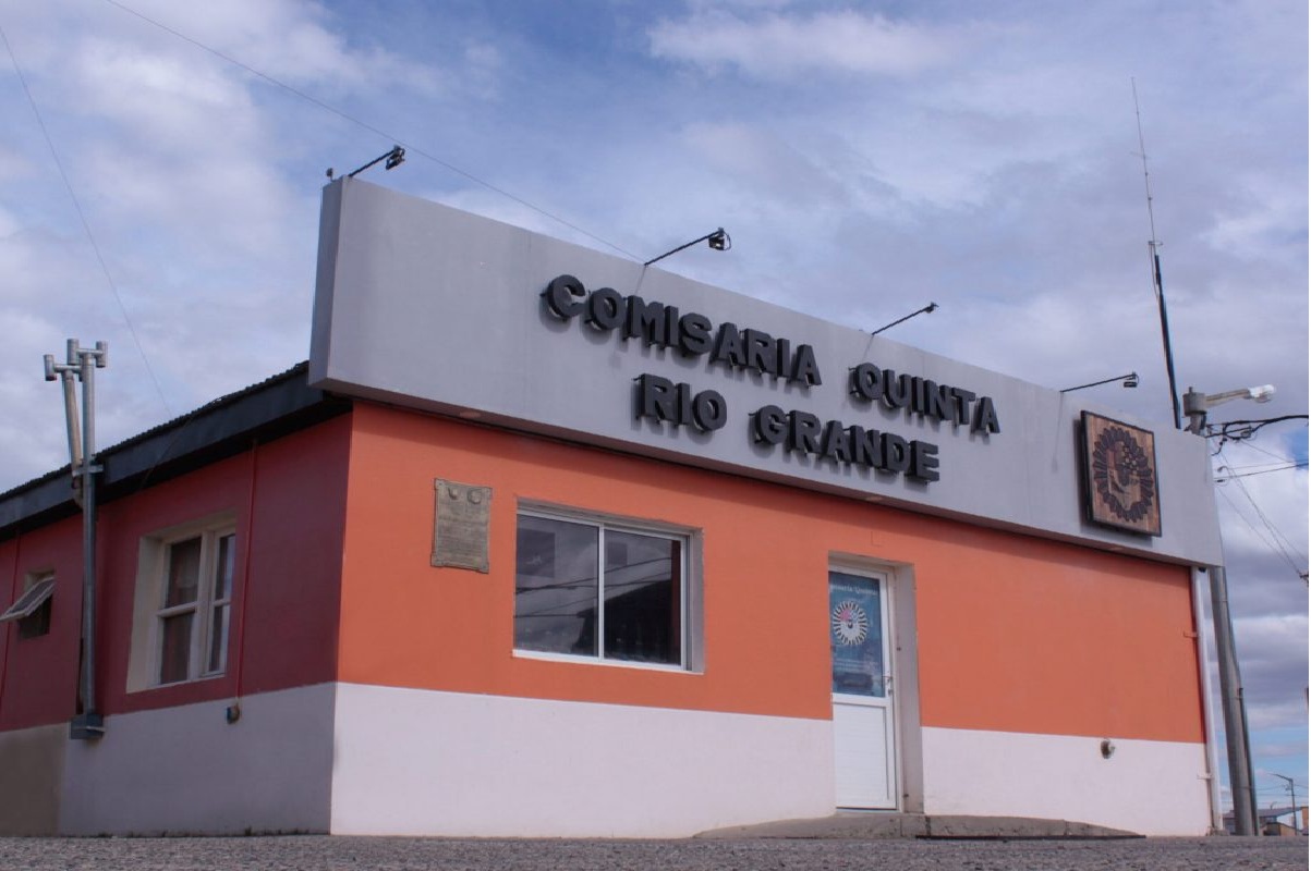 Incidente entre pasajeros en un colectivo terminó con intervención policial en Río Grande