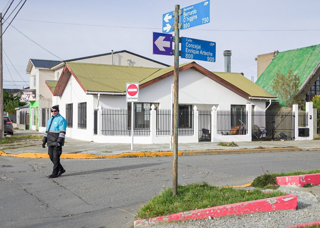 Modifican el sentido de circulación en una calle del barrio AGP - TDF News