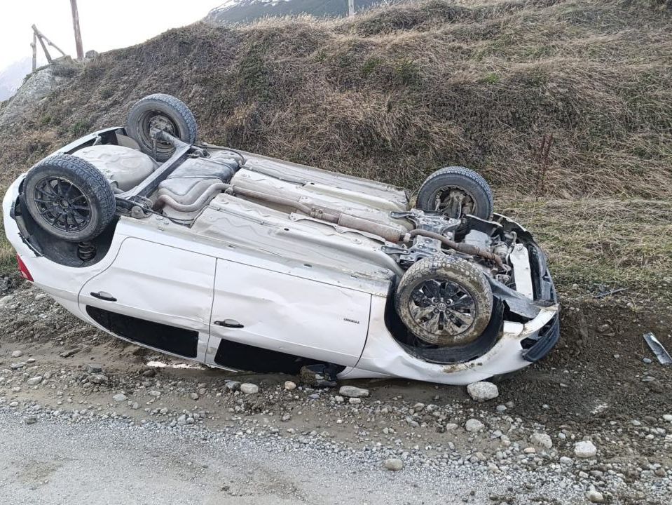 Vuelco sin heridos sobre la Ruta Nacional N.º 3, a la altura del Club Hípico Ushuaia