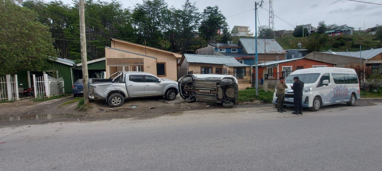 Tres vehículos involucrados en un accidente sobre Facundo Quiroga