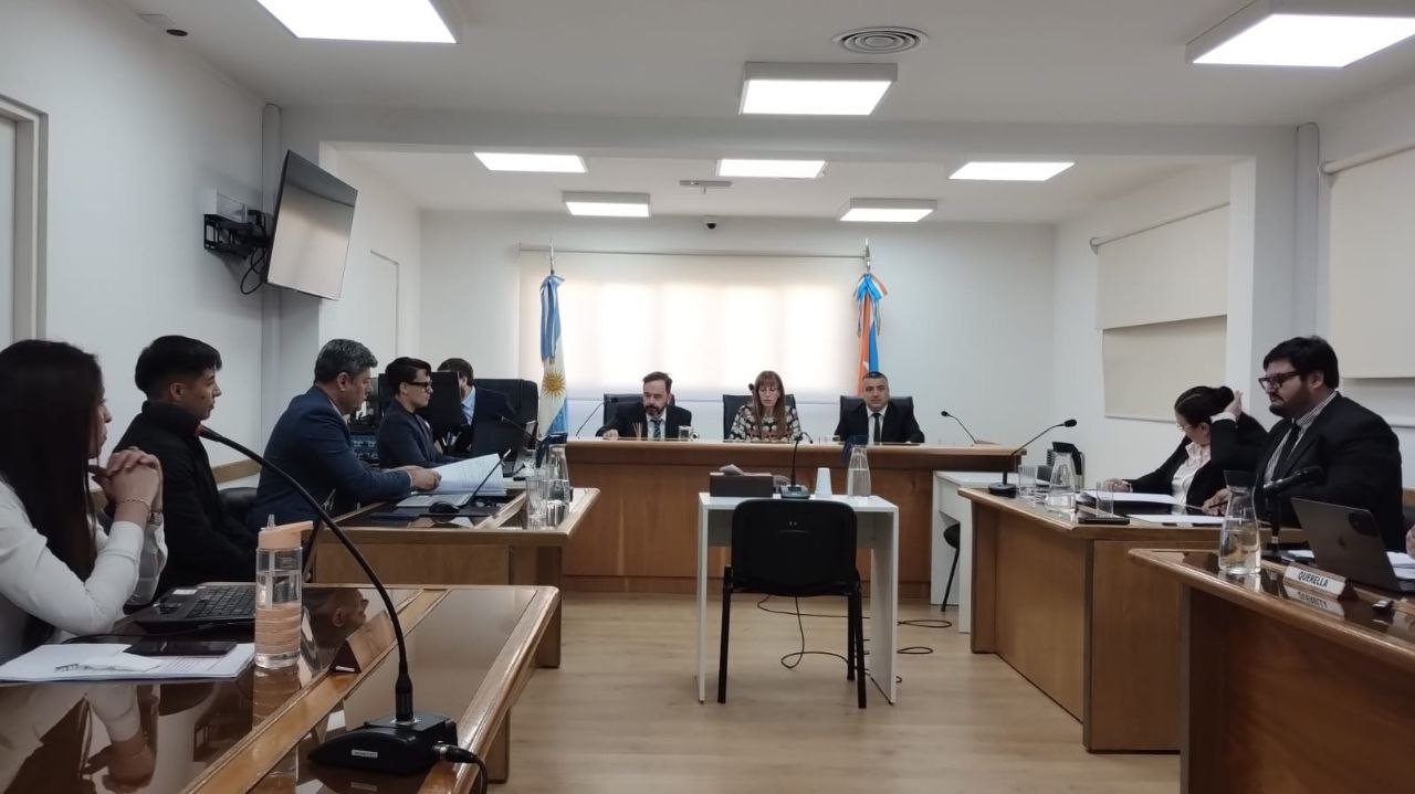 Comenzó el juicio a un subcomisario acusado por hechos de violencia de género en Río Grande