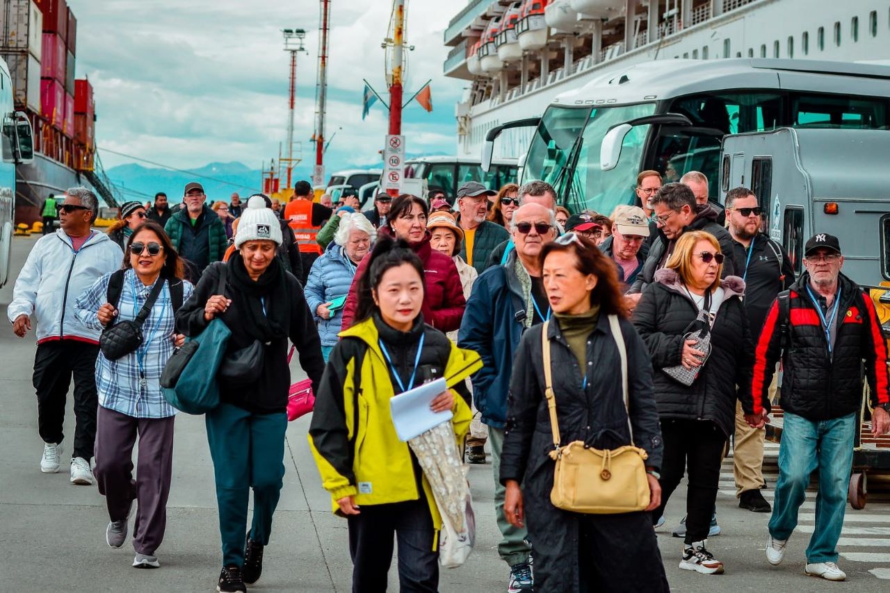 Ushuaia cerró la temporada de cruceros con más de 135 mil pasajeros y proyecta obras en el puerto