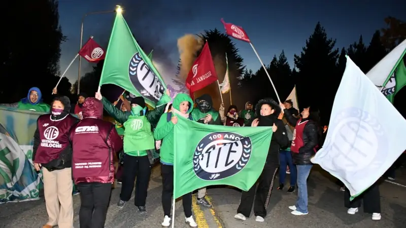 ATE realizó protestas en aeropuertos patagónicos en el marco de un paro nacional