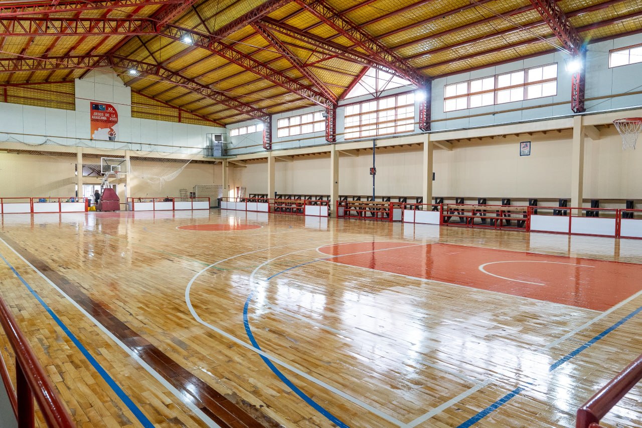 Avanza la refacción del gimnasio Ana Giró y estiman su reapertura para el próximo mes