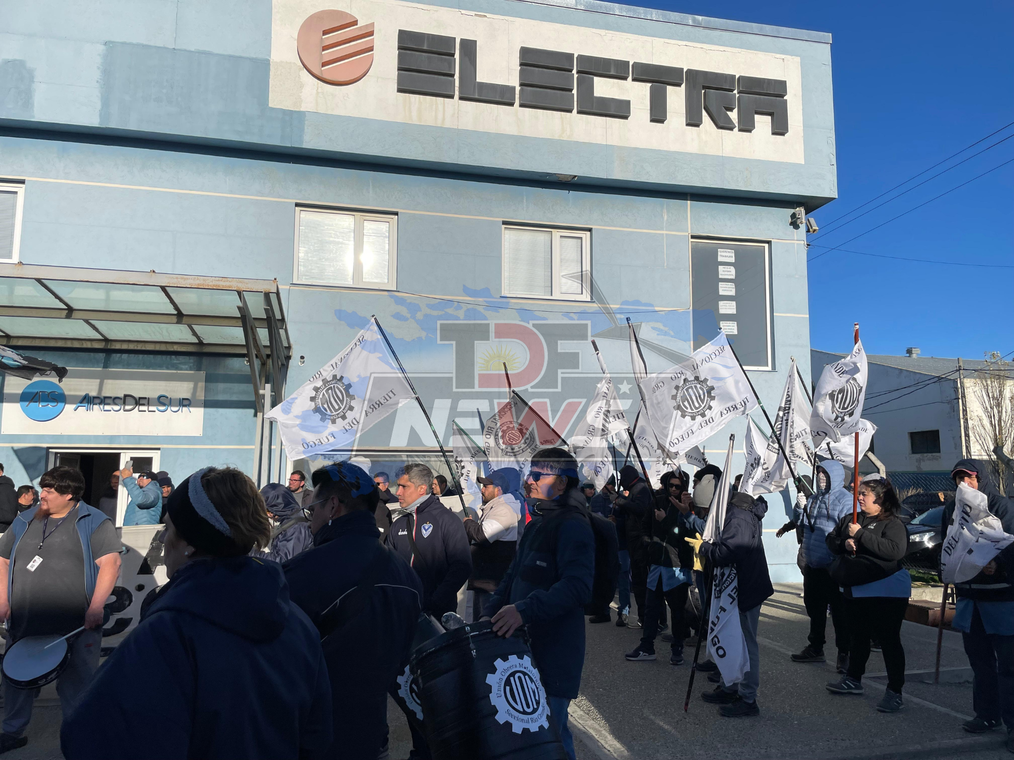 Aires del Sur: trabajadores continúan en planta en medio de la quiebra y esperan alternativas de producción