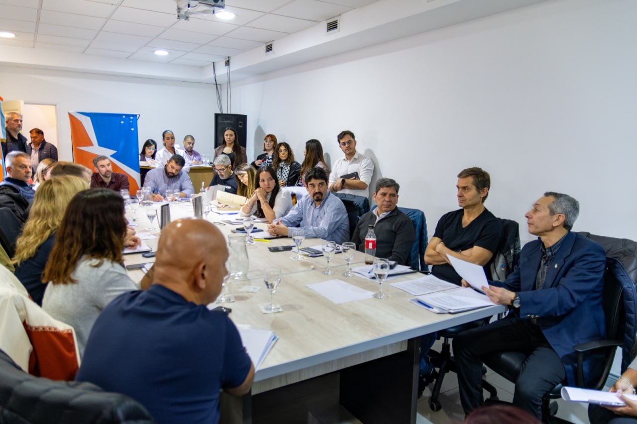 El ministro de Educación pidió tratar el proyecto de financiamiento para educación y salud