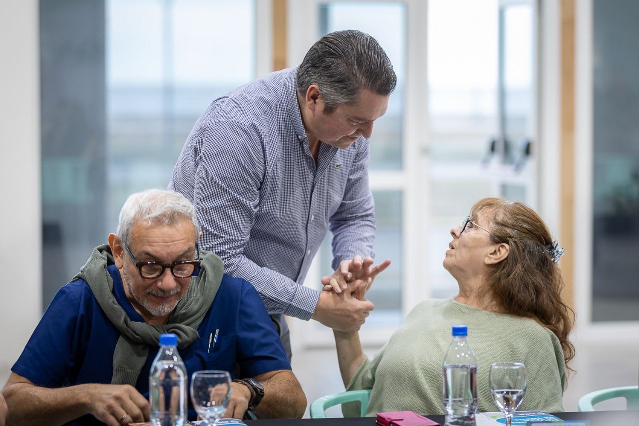 El municipio impulsa un programa para fortalecer el acompañamiento a personas mayores