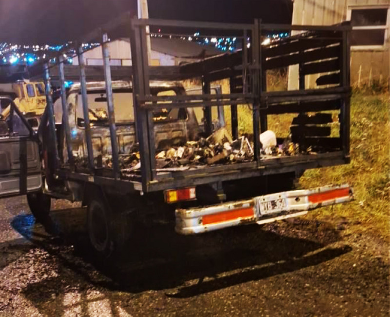 Investigan incendio intencional de una camioneta estacionada en Ushuaia