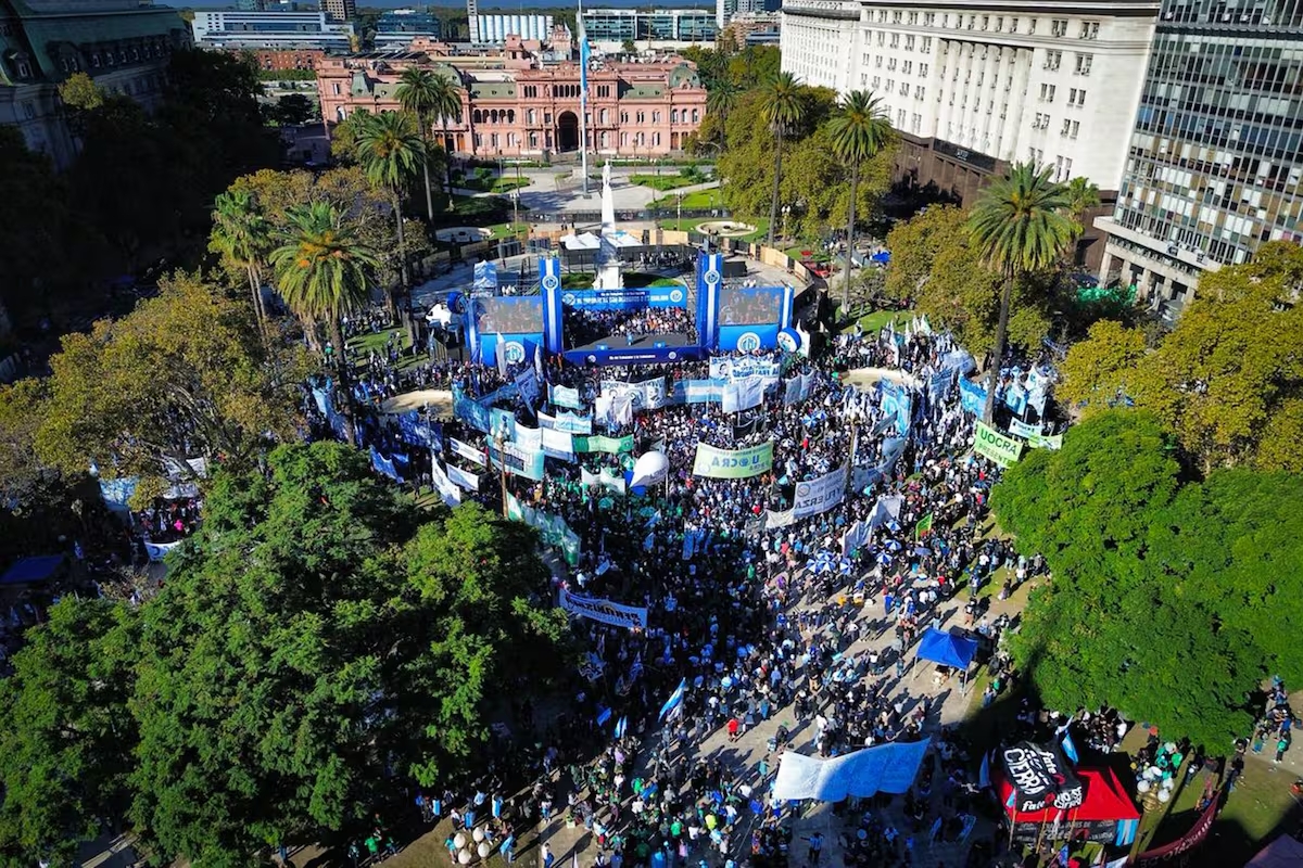 La CGT marchó en Plaza de Mayo con críticas al Gobierno y rechazo a la reforma laboral