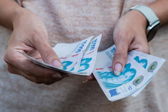 Un informe advierte sobre la fuerte desigualdad de ingresos en Argentina: hay personas que viven con apenas 8 dólares por día