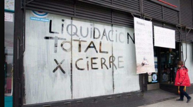 Crisis en la industria textil: cae la producción, crecen las importaciones y se multiplican los locales vacíos