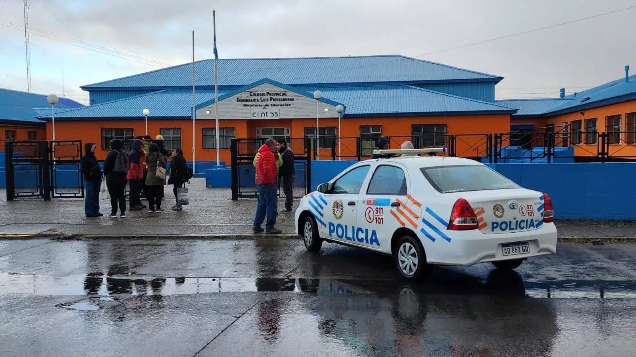 Preocupación en escuelas por amenazas de tiroteo: Educación despliega protocolos de emergencia y refuerza la prevención