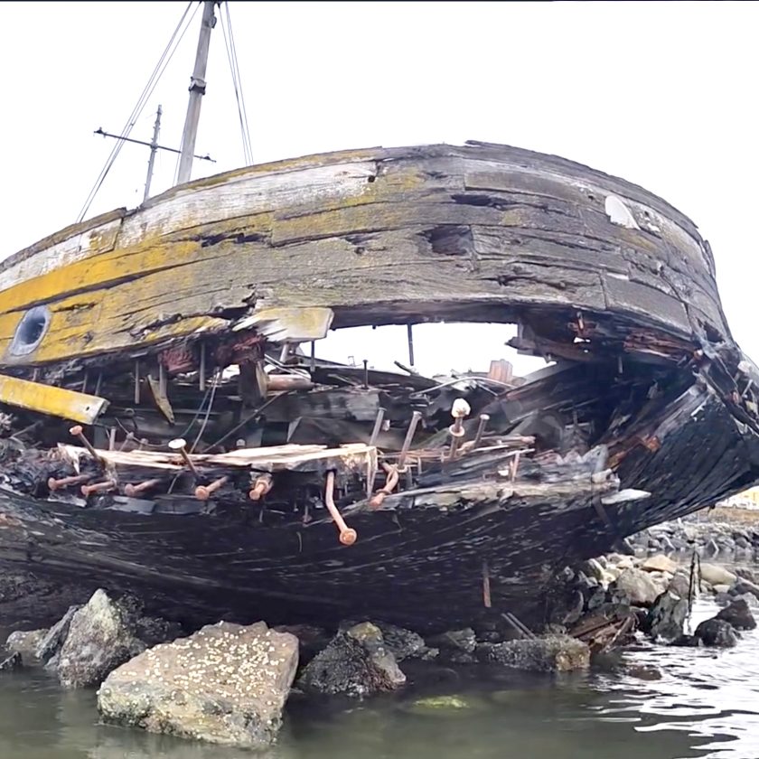 Nuevas imágenes muestran un grave deterioro del Saint Christopher y crece la preocupación en Ushuaia