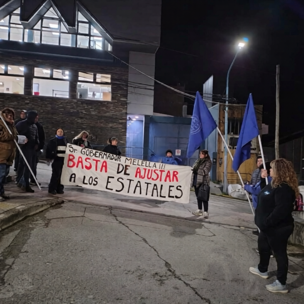 Bloqueo en Casa de Gobierno: advierten posibles demoras en el pago de salarios