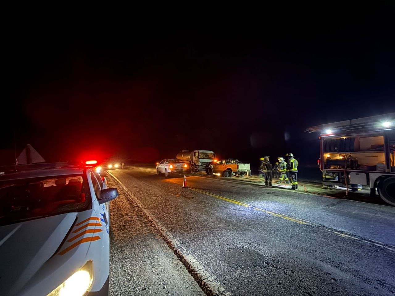 Choque frontal entre una camioneta y un camión en cercanías del acceso a Las Termas