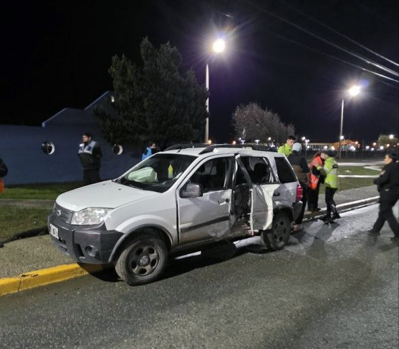Conducía alcoholizado, chocó contra una columna y le secuestraron el vehículo