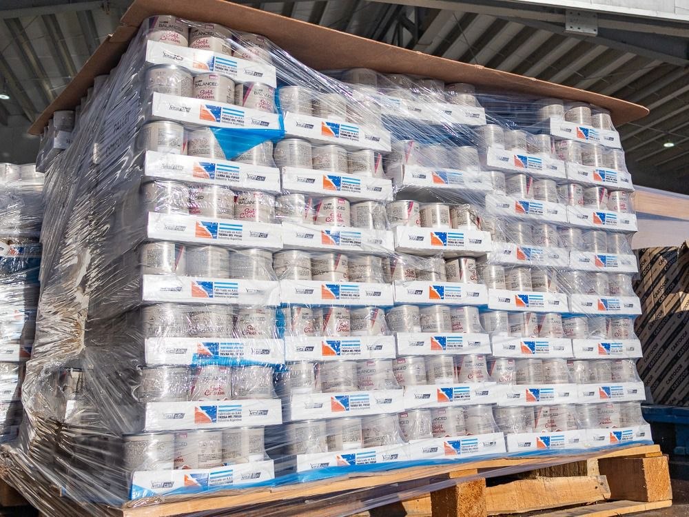 El Municipio y Vitalcan fortalecen acciones de bienestar animal con una donación de alimento premium