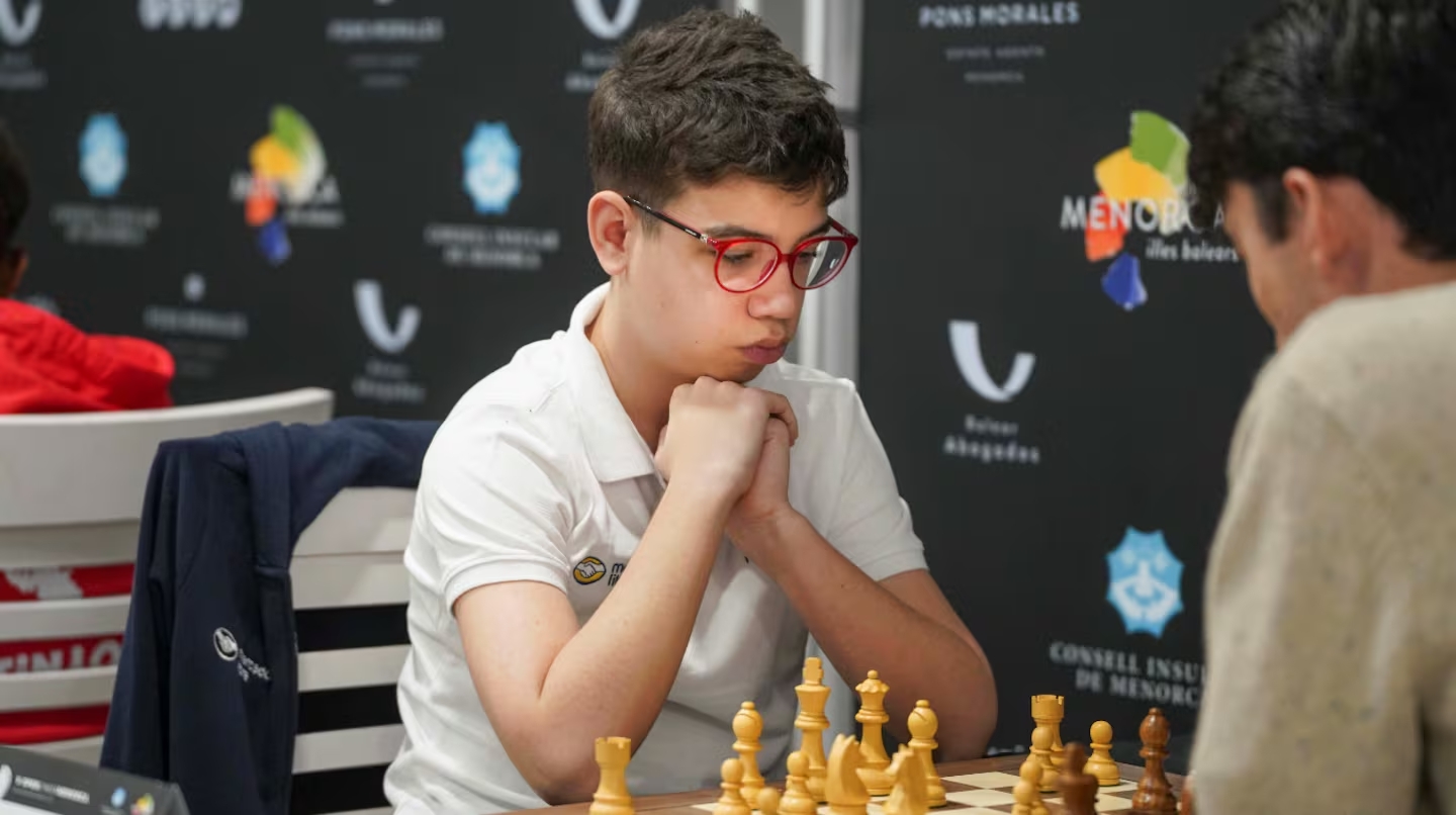 Faustino Oro hizo historia y se convirtió en Gran Maestro de ajedrez con solo 12 años