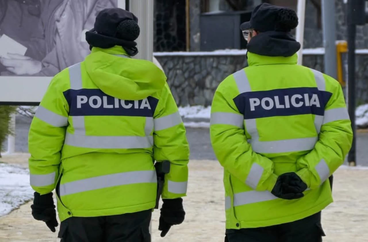 Gobierno acordó aumentos salariales para Policía y Servicio Penitenciario
