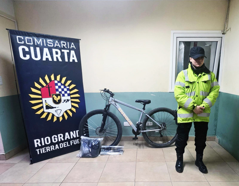 Recuperaron una bicicleta robada tras un allanamiento en Margen Sur