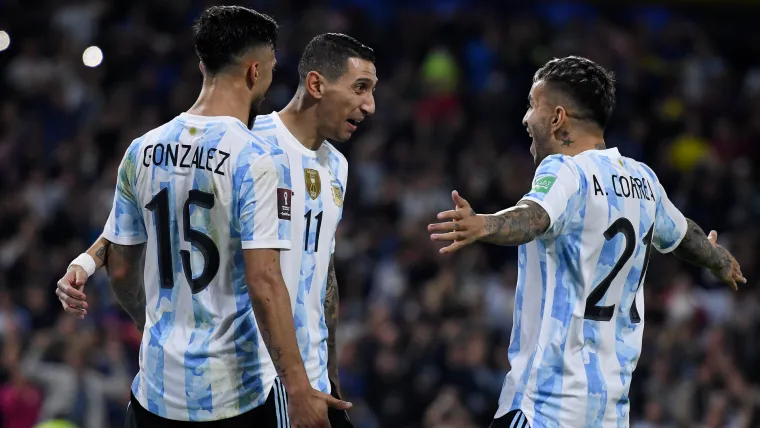 River avanza por otro campeón del mundo