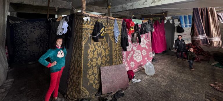 La pobreza infantil cayó al nivel más bajo desde 2018, aunque UNICEF advierte que la recuperación sigue siendo frágil
