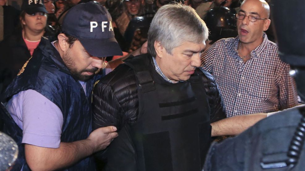 Internaron de urgencia a Lázaro Báez por un cuadro severo de pulmonía