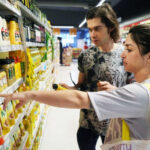 El consumo sigue en baja: supermercados y alimentos registraron la mayor caída