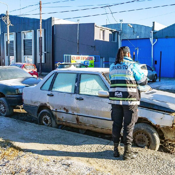 El Municipio retirará vehículos abandonados de la vía&hellip;