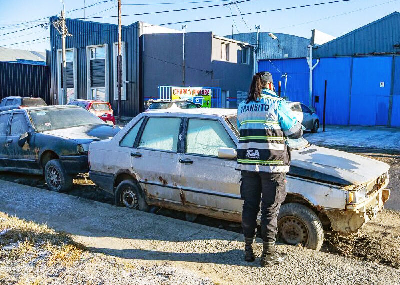 El Municipio retirará vehículos abandonados de la vía&hellip;