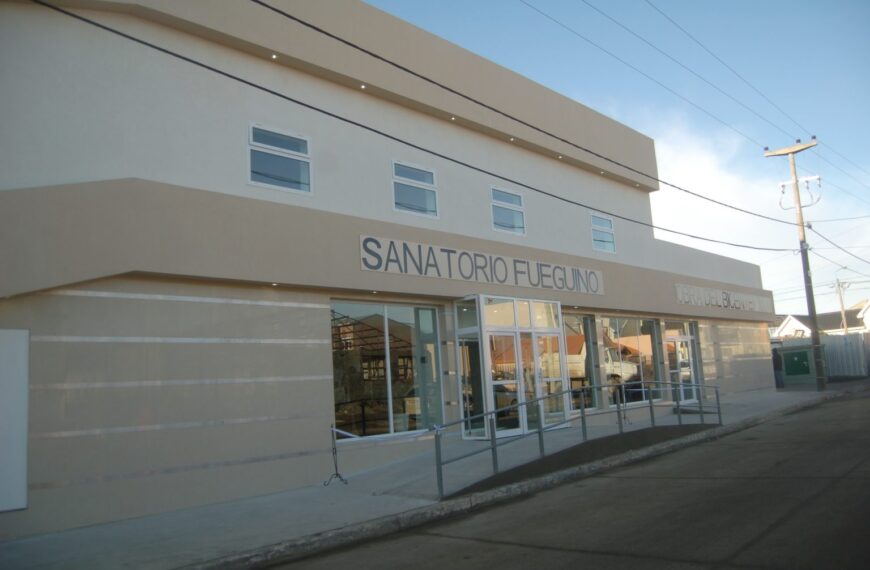 Trabajadores del Sanatorio Fueguino reclamaron por salarios adeudados&hellip;