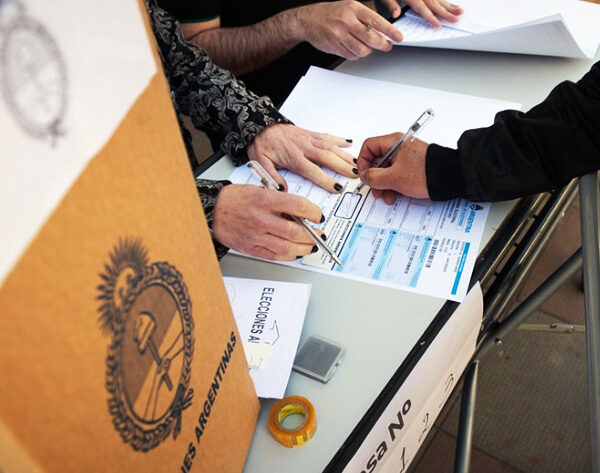 Suspenden aportes estatales a 20 partidos políticos por&hellip;